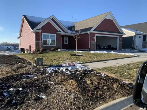 6308 College Ave, Davenport, IA 52807