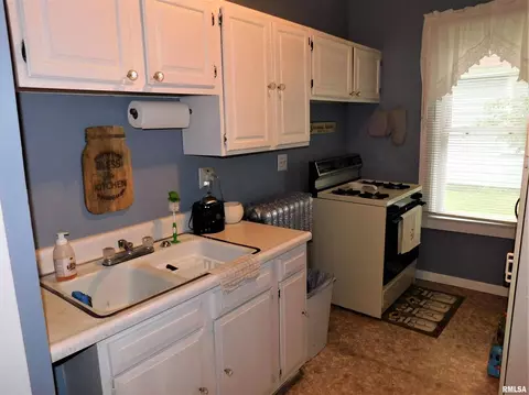 829 17th Ave, Moline, IL 61265 photo 9