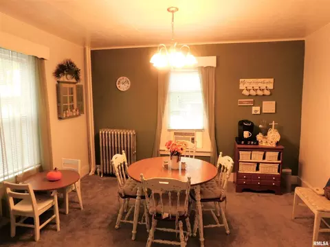 829 17th Ave, Moline, IL 61265 photo 3