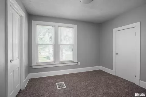 5420 3rd Ave, Moline, IL 61265 photo 12