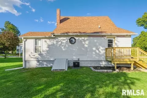 105 E Park St, Morrison, IL 61270 photo 3