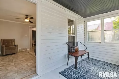 105 E Park St, Morrison, IL 61270 photo 5