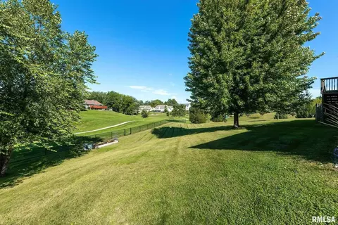 15 Nicholas Ct, Eldridge, IA 52748 photo 34