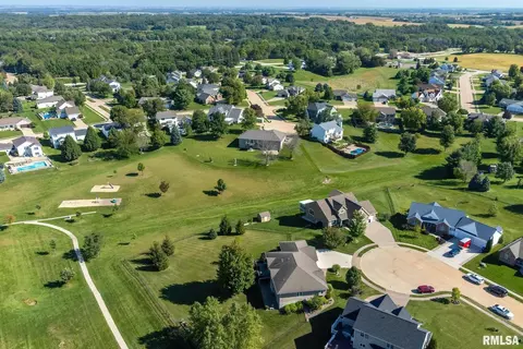 15 Nicholas Ct, Eldridge, IA 52748 photo 39