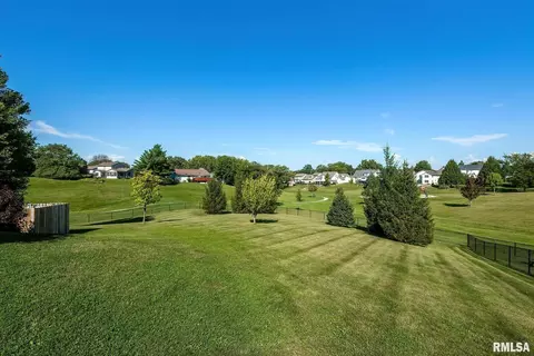 15 Nicholas Ct, Eldridge, IA 52748 photo 31