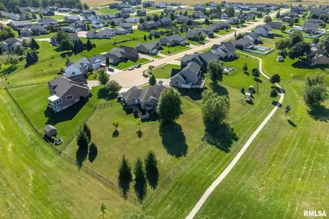 15 Nicholas Ct, Eldridge, IA 52748 photo 40