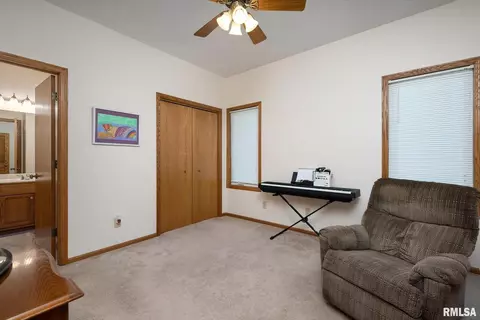 15 Nicholas Ct, Eldridge, IA 52748 photo 24