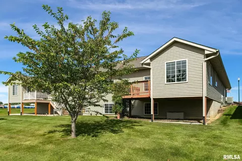 607 E Iowa St, Eldridge, IA 52748 photo 22