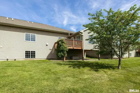 607 E Iowa St, Eldridge, IA 52748 photo 23