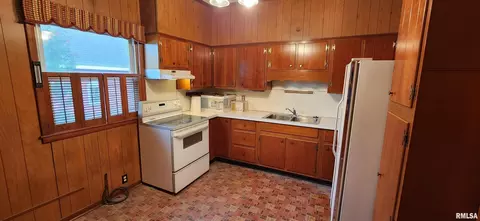 213 N Hamlet St, Marion, IL 62959 photo 9