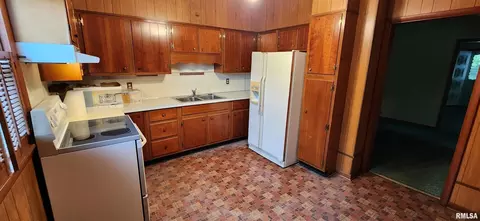 213 N Hamlet St, Marion, IL 62959 photo 8