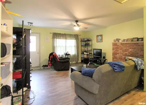 16156 Strawberry Rd, Morrison, IL 61270 photo 3