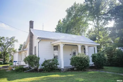 107 W Maple St, Ursa, IL 62376 photo 1