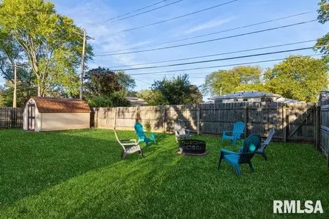 1405 10th St, Silvis, IL 61282 photo 6