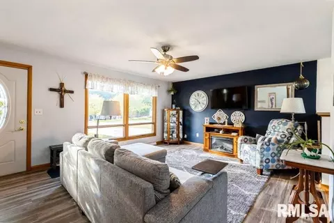 1405 10th St, Silvis, IL 61282 photo 7