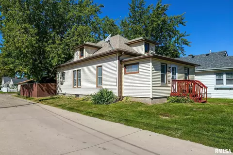 1929 32nd St, Moline, IL 61265 photo 2