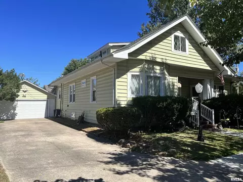 540 E Thorn St, Marion, IL 62959 photo 2