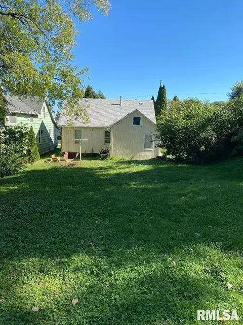 120 4th St, Silvis, IL 61282 photo 4