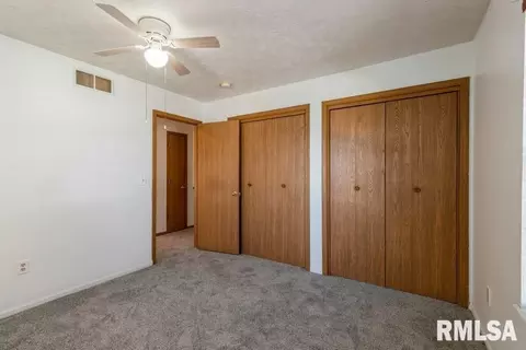 137 7th St, Silvis, IL 61282 photo 8