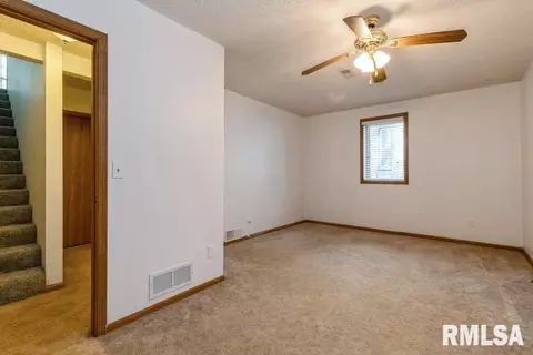 137 7th St, Silvis, IL 61282 photo 12