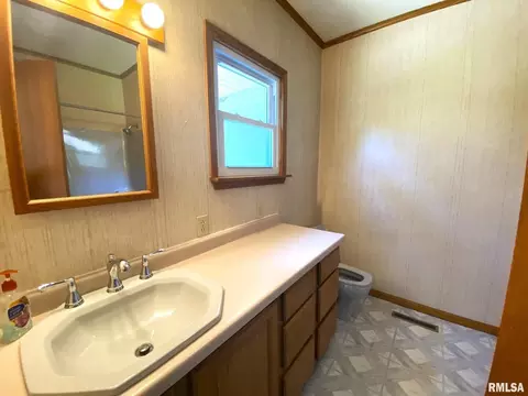 634 E Lincolnway, Morrison, IL 61270 photo 17