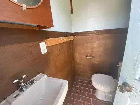 634 E Lincolnway, Morrison, IL 61270 photo 43