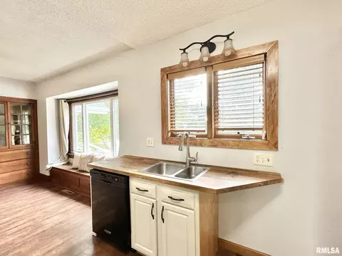 634 E Lincolnway, Morrison, IL 61270 photo 6