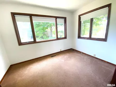 634 E Lincolnway, Morrison, IL 61270 photo 14