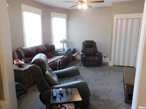 2002 15th St #A, Moline, IL 61265 photo 3