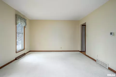 2823 2nd St, Moline, IL 61265 photo 18