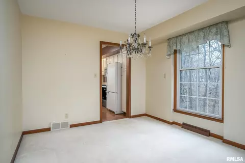 2823 2nd St, Moline, IL 61265 photo 13