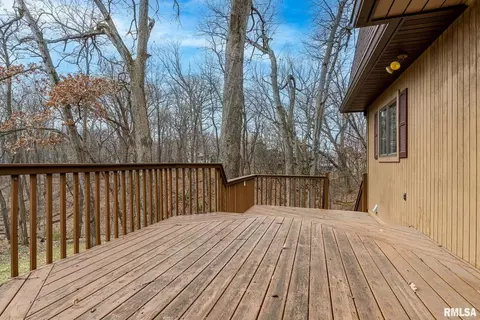 2823 2nd St, Moline, IL 61265 photo 5