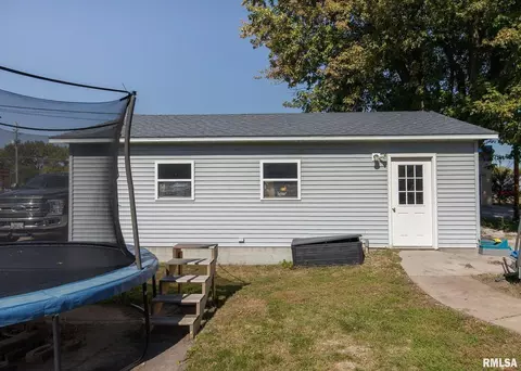209 E 2nd Ave, Milan, IL 61264 photo 21