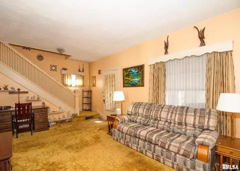 1182 26th St, Moline, IL 61265 photo 6