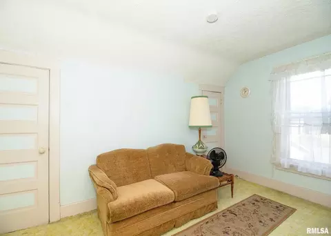 1182 26th St, Moline, IL 61265 photo 17