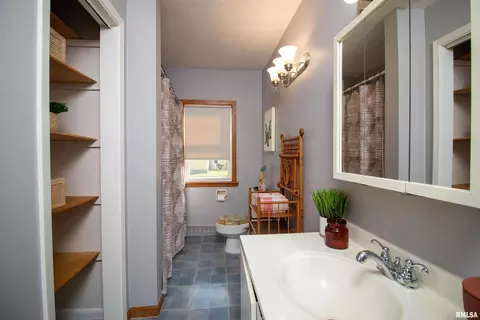 1019 12th St, Silvis, IL 61282 photo 13