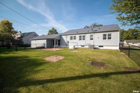 1019 12th St, Silvis, IL 61282 photo 22