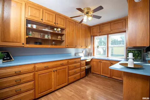 1019 12th St, Silvis, IL 61282 photo 7