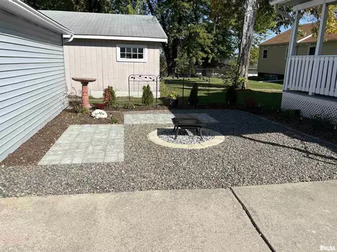 320 17th St, Silvis, IL 61282 photo 5