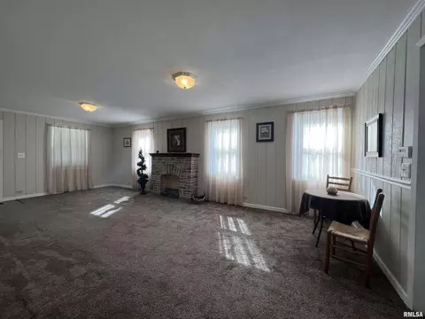 320 17th St, Silvis, IL 61282 photo 7