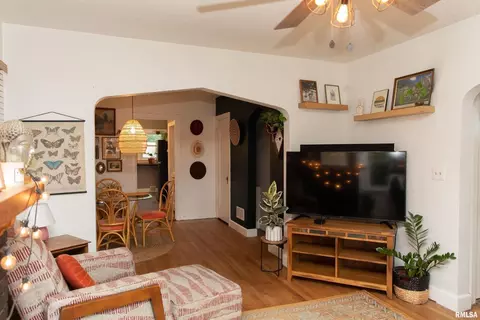 2103 53rd St, Moline, IL 61265 photo 7