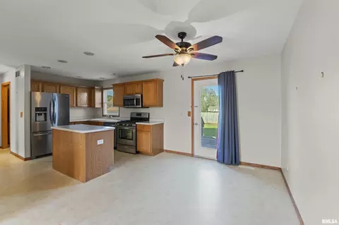 1809 13th St, Silvis, IL 61282 photo 6