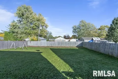 1809 13th St, Silvis, IL 61282 photo 2