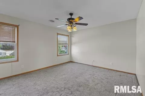 1809 13th St, Silvis, IL 61282 photo 14
