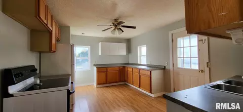 529 Willow St, Bennett, IA 52721 photo 5