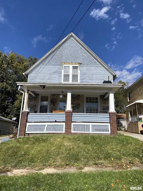 208 E Oak St, Kewanee, IL 61443