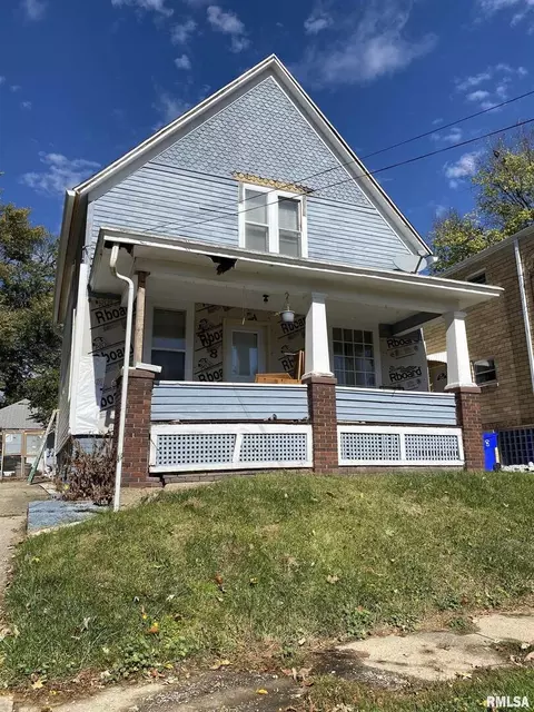 208 E Oak St, Kewanee, IL 61443 photo 3