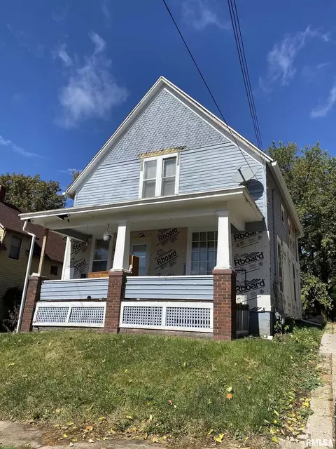 208 E Oak St, Kewanee, IL 61443 photo 2