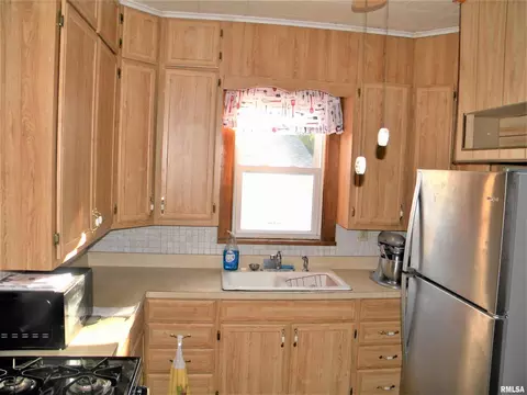1614 10th St, Moline, IL 61265 photo 9