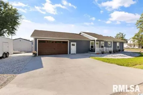 103 E Prairie St, Camp Point, IL 62320 photo 1